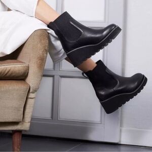M. Gemi The Bria Gray Leather Chelsea Wedge Boots 38.5 (fits like a 7.5-8)